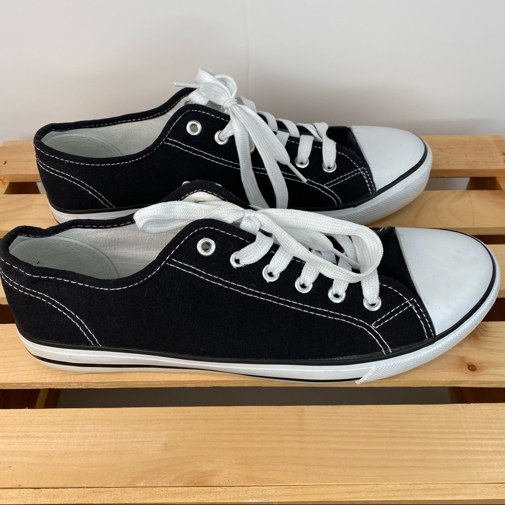 NEW Men’s Revolution Sneakers